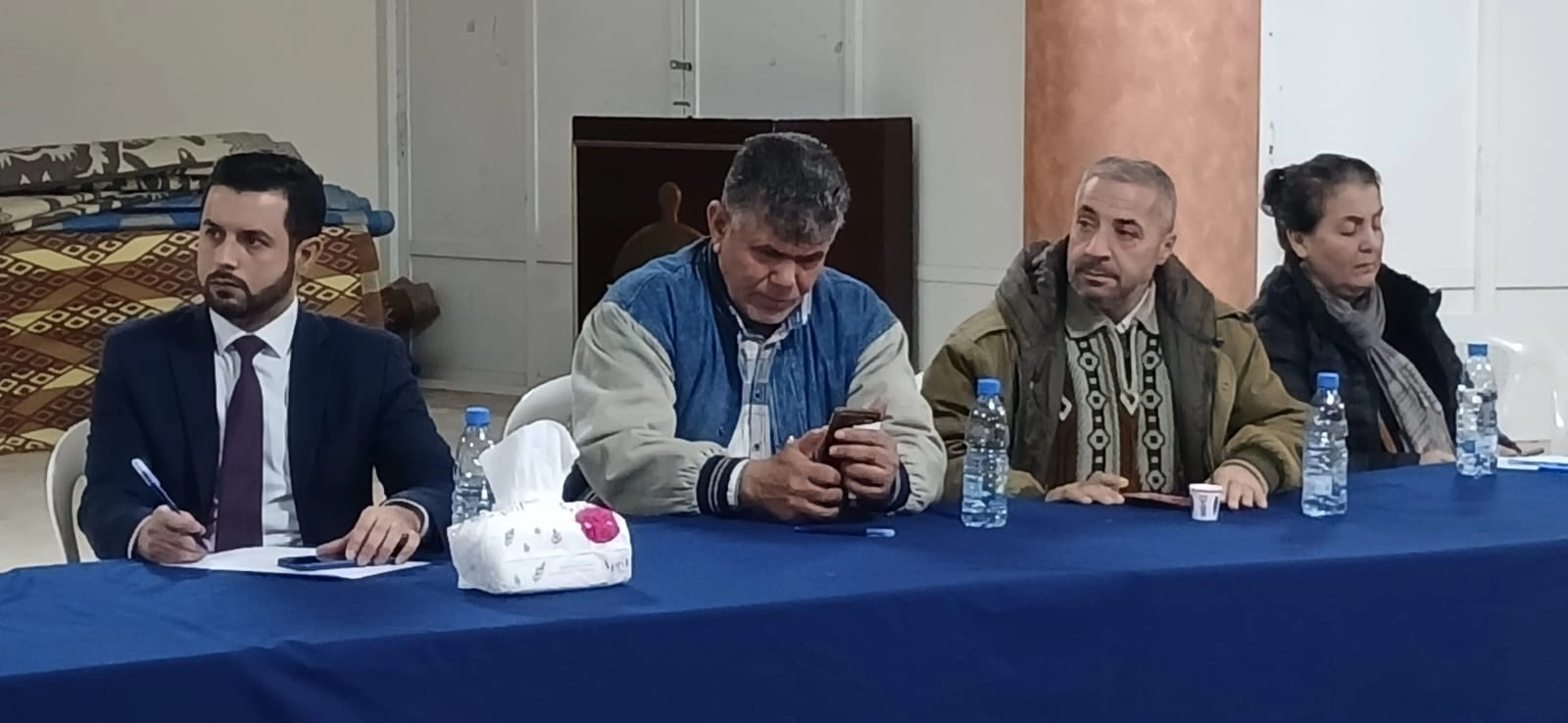 من الندوة 1