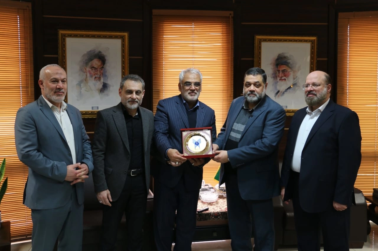 تكريم رئيس الجامعة