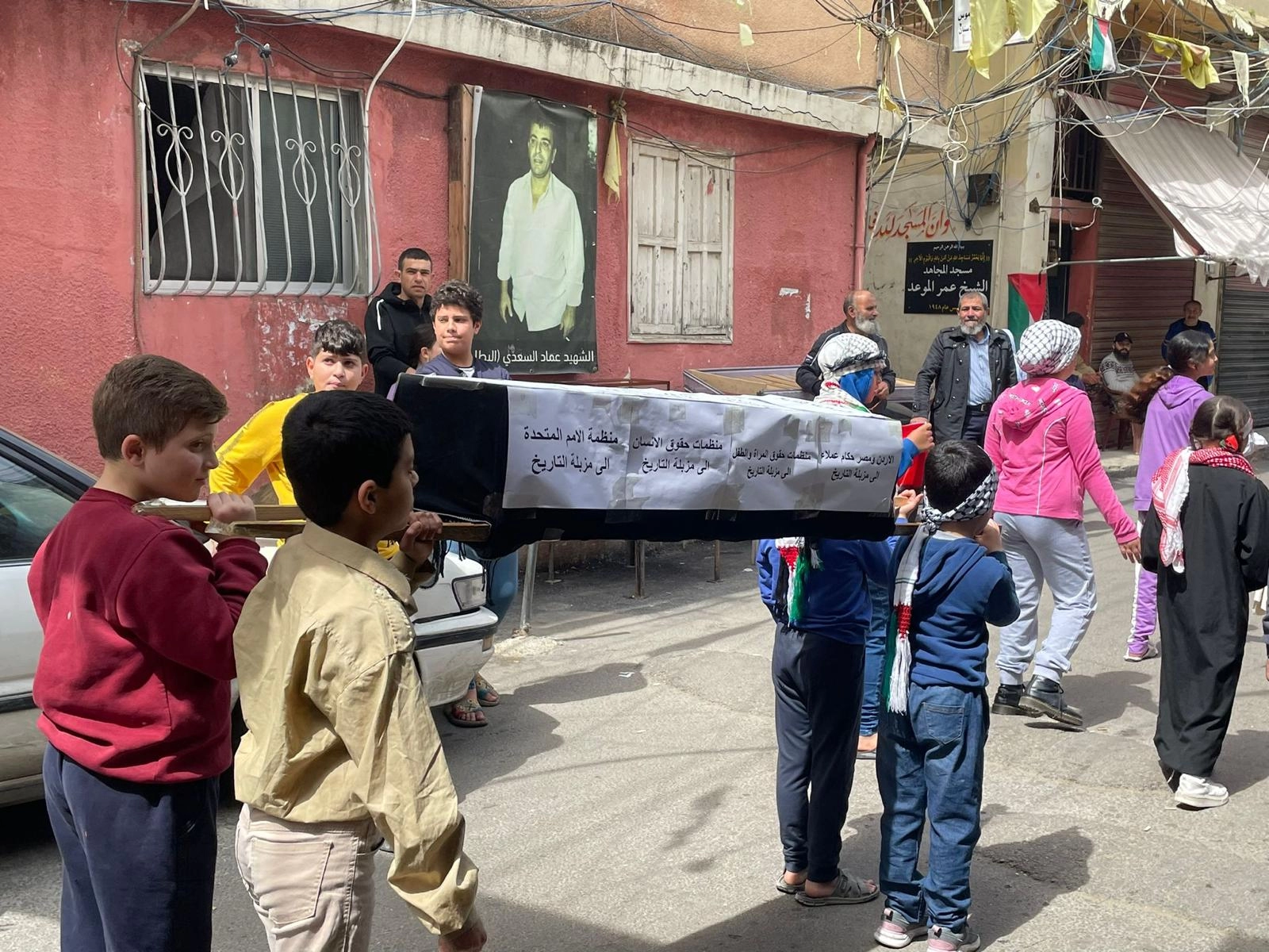 من الظاهرة في عين الحلوة