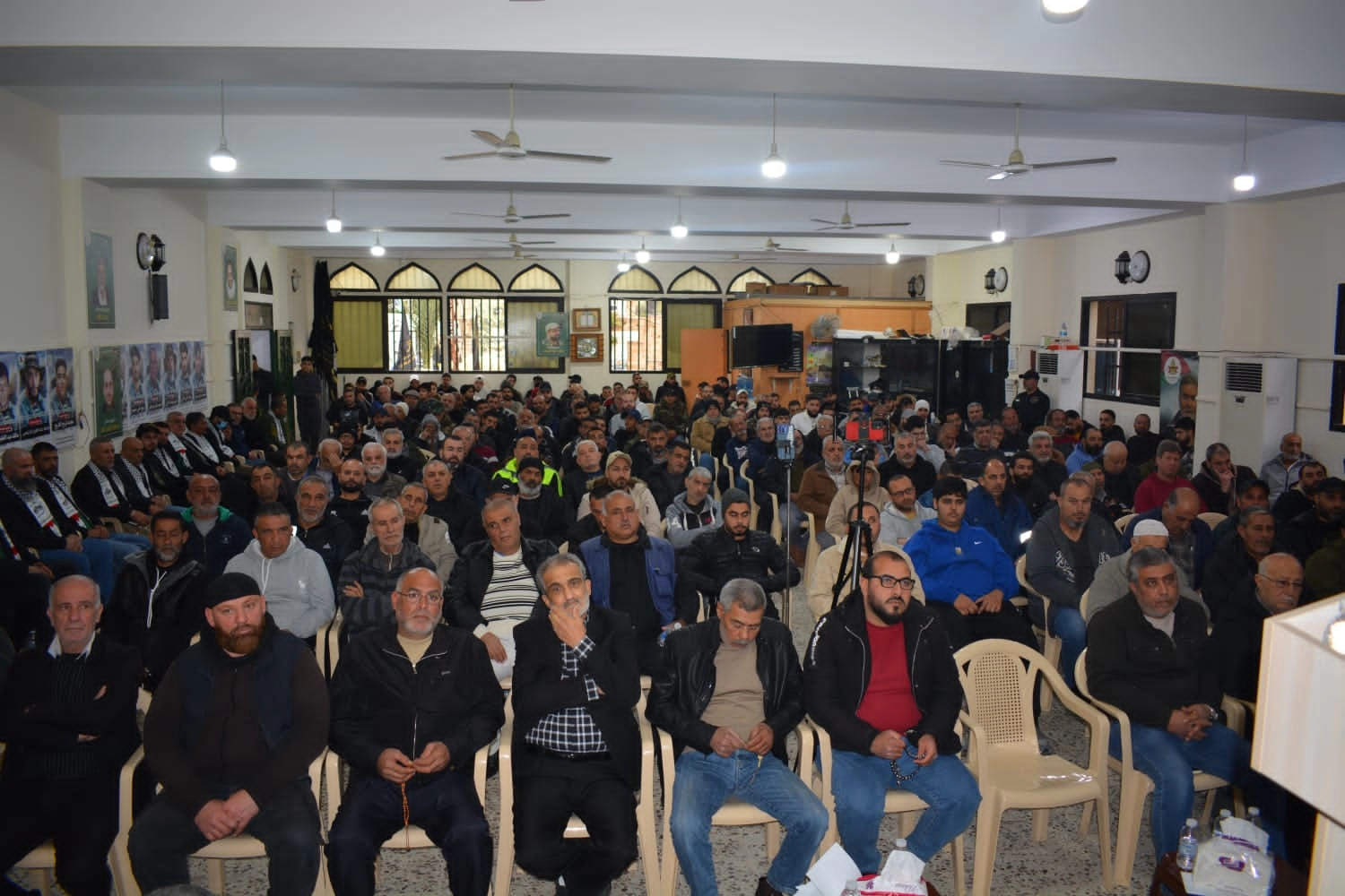 جماهير المخيم في حفل التأبين بالرشيدية