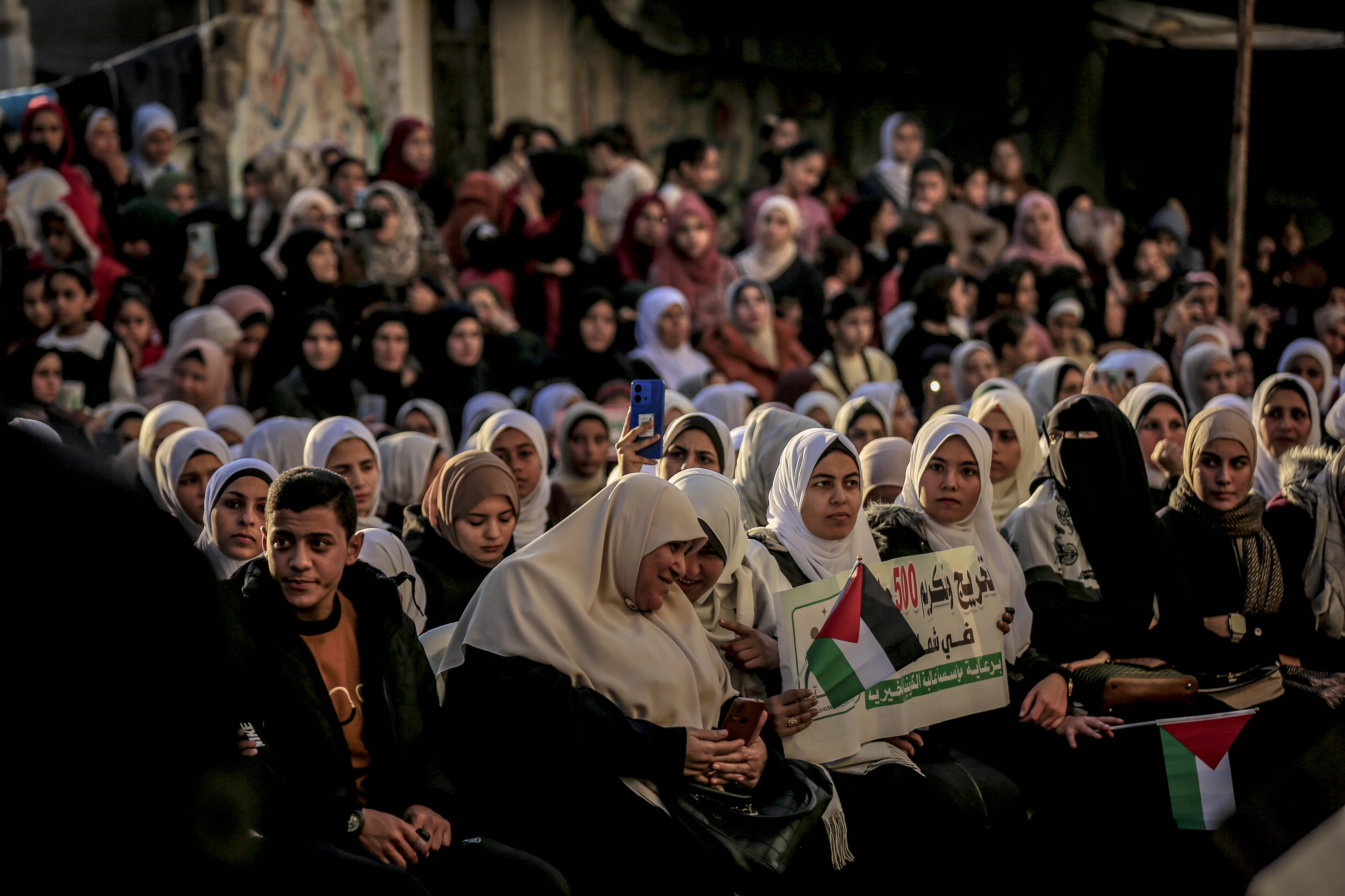 احتفال حفظة القران في غزة للداخل