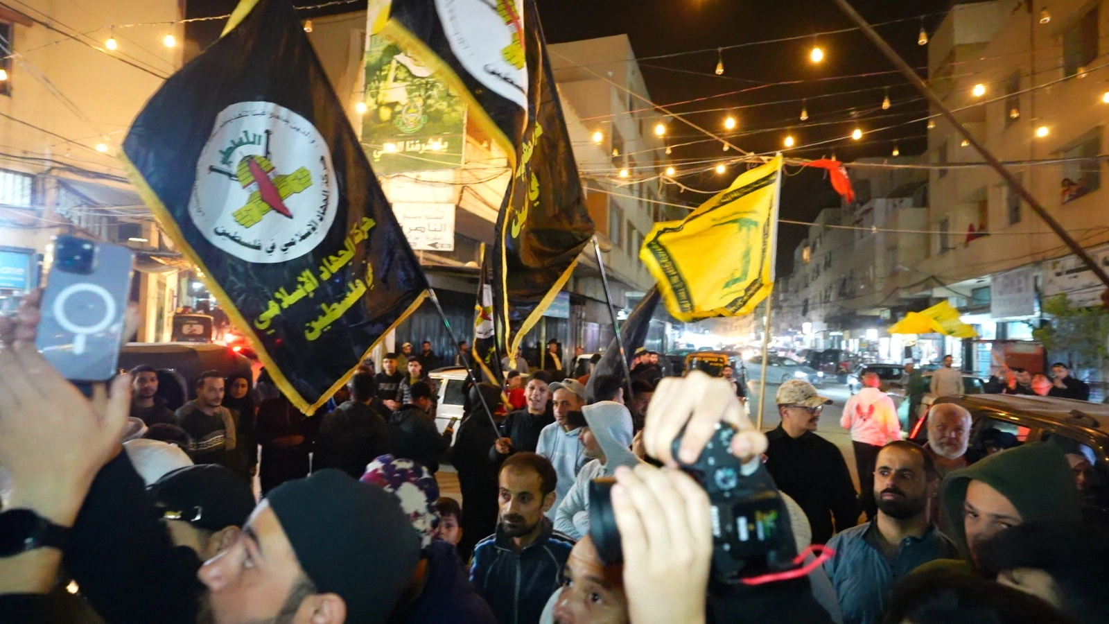 خلال المسيرة في البارد 1