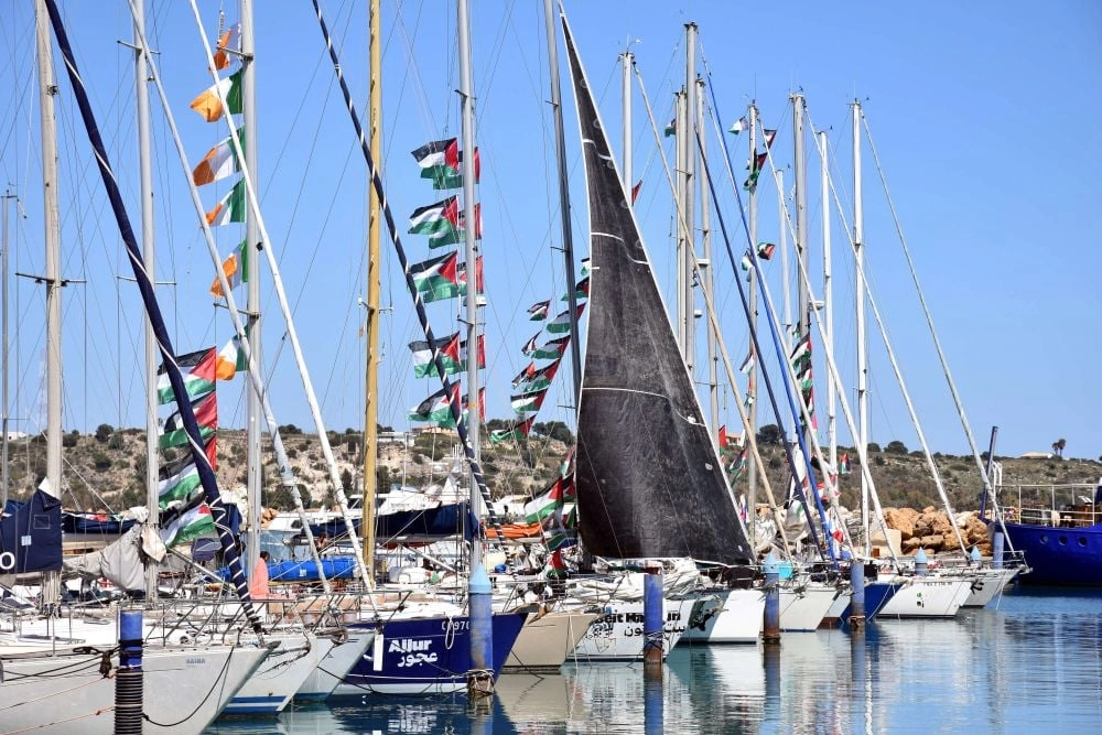 الاسطول 2 الداخل